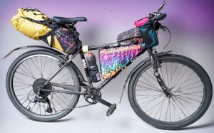 This seatpack has been on my bike over a year now, loaded, used 5 to 6 days a week. Still perfect.